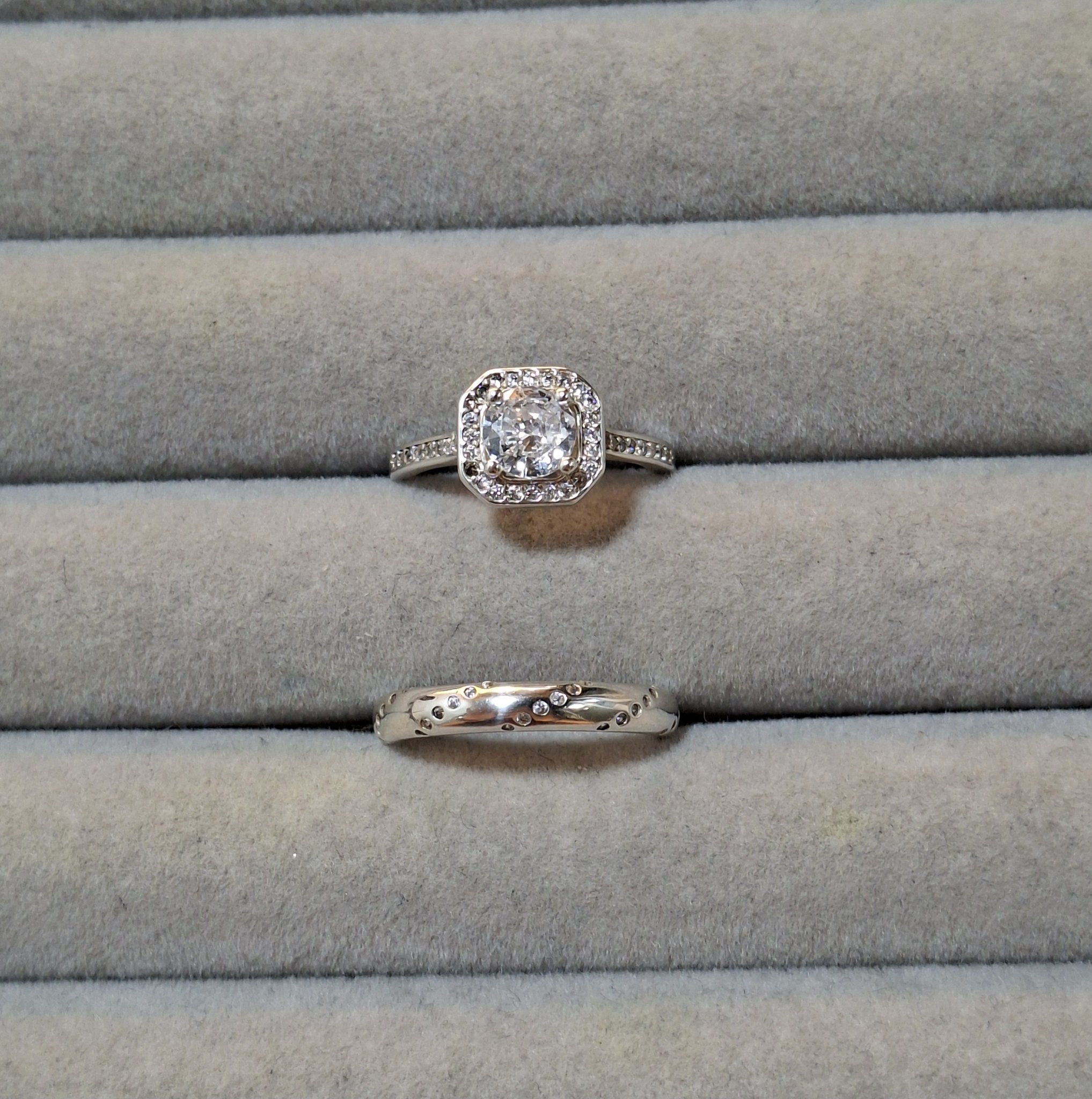 ANILLO DUO EN FORMA DE CUADRADO EL Y ELLA 