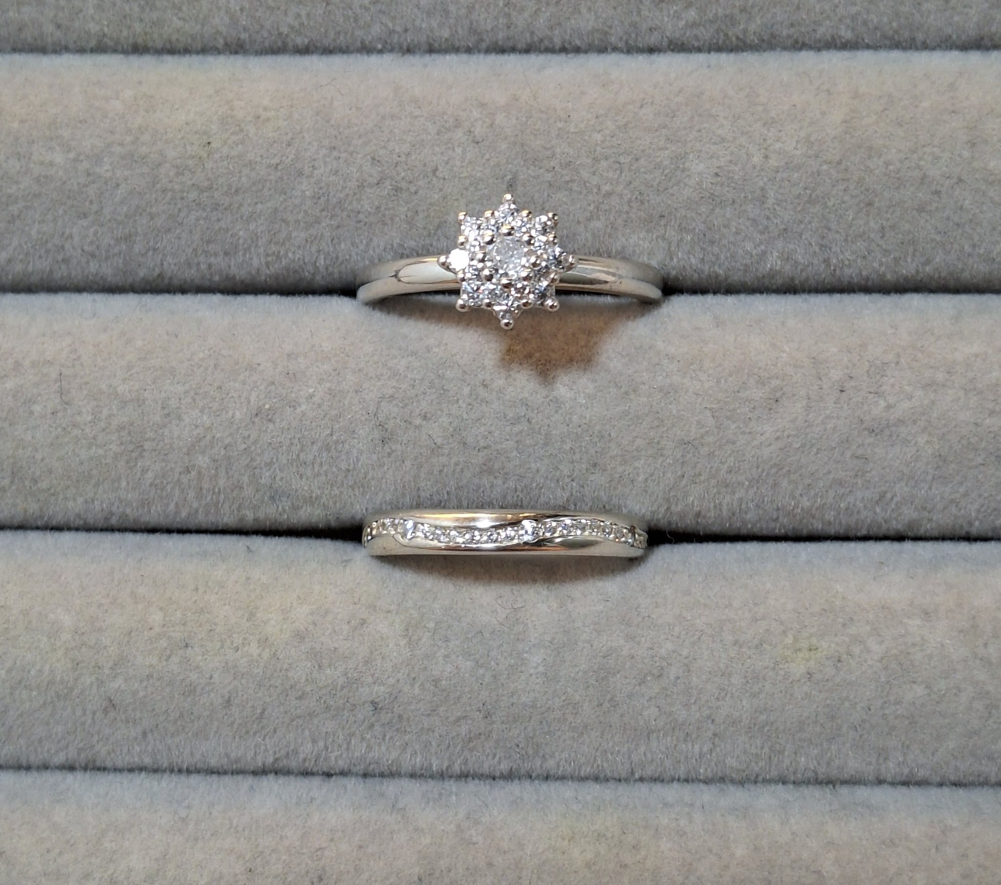 ANILLOS DE COMPROMISO CASUALES 