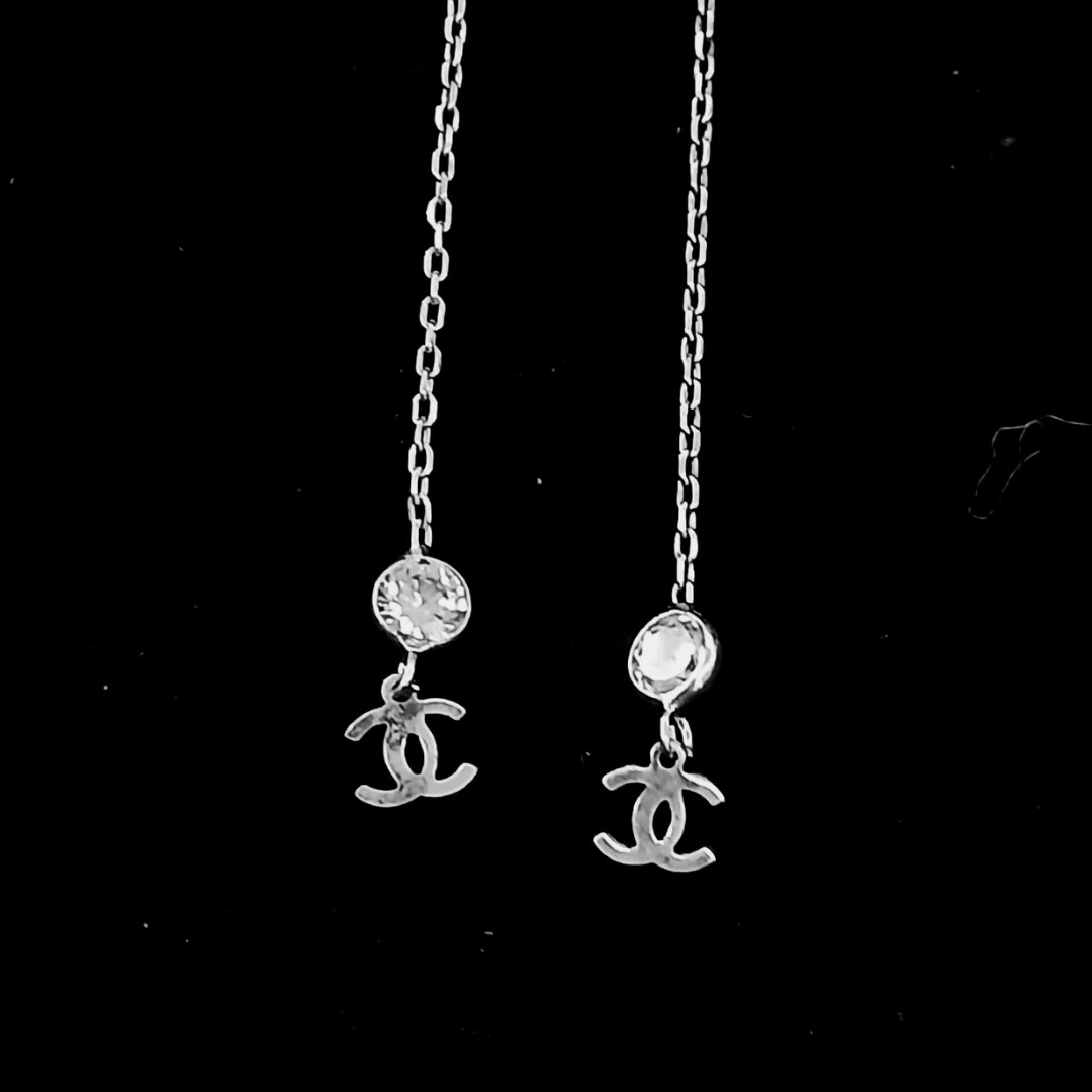 ARETE VIOLADOR ESTILO CHANEL