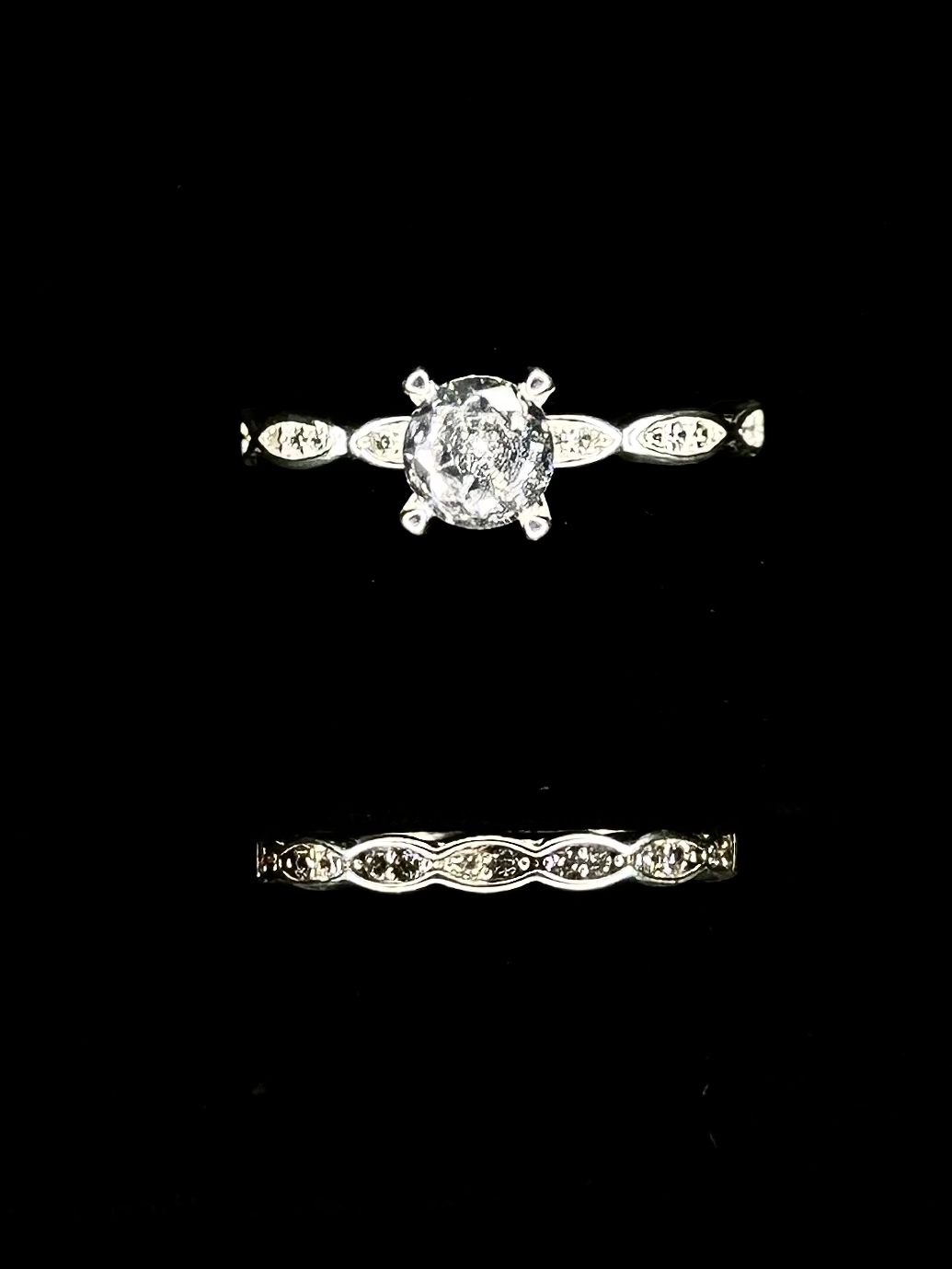 SET DE ANILLO DE COMPROMISO Y ARGOLLA ONDULADA