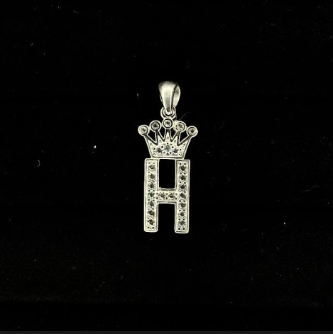 DIJE LETRA "H" ESTILO CORONA 