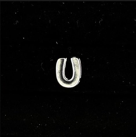 DIJE LETRA "U" ESTILO GLOBO 