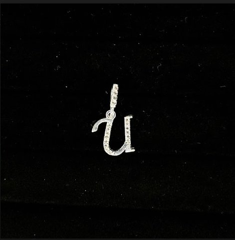 DIJE LETRA "U" CARTA