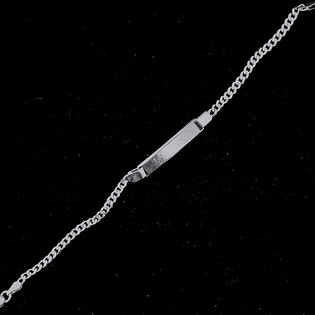 PULSERA CON PLAQUITA ESTILO CUBANITA