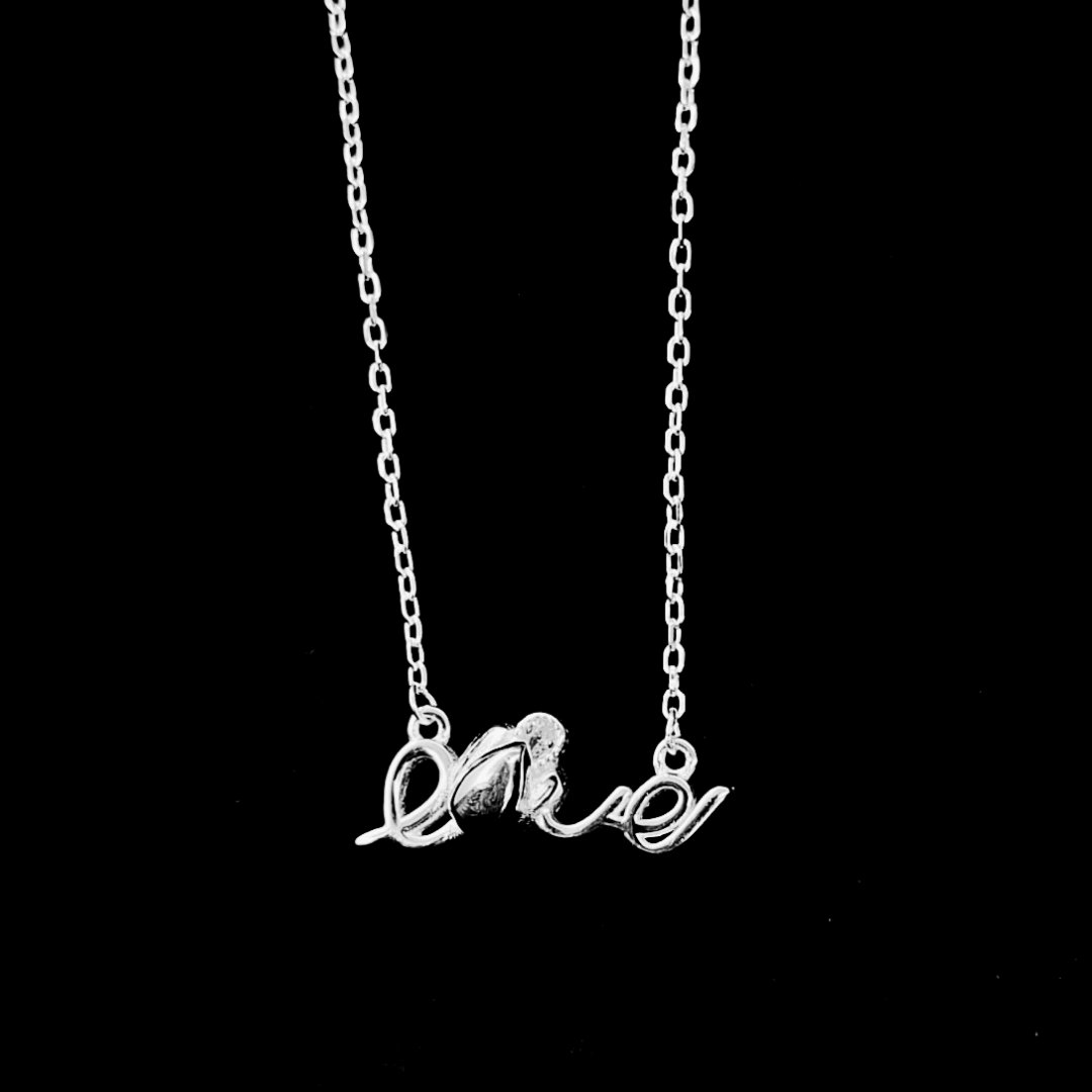 GARGANTILLA CON DIJE INTEGRADO "LOVE"