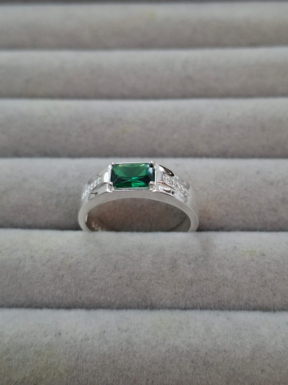 ANILLO VERDE