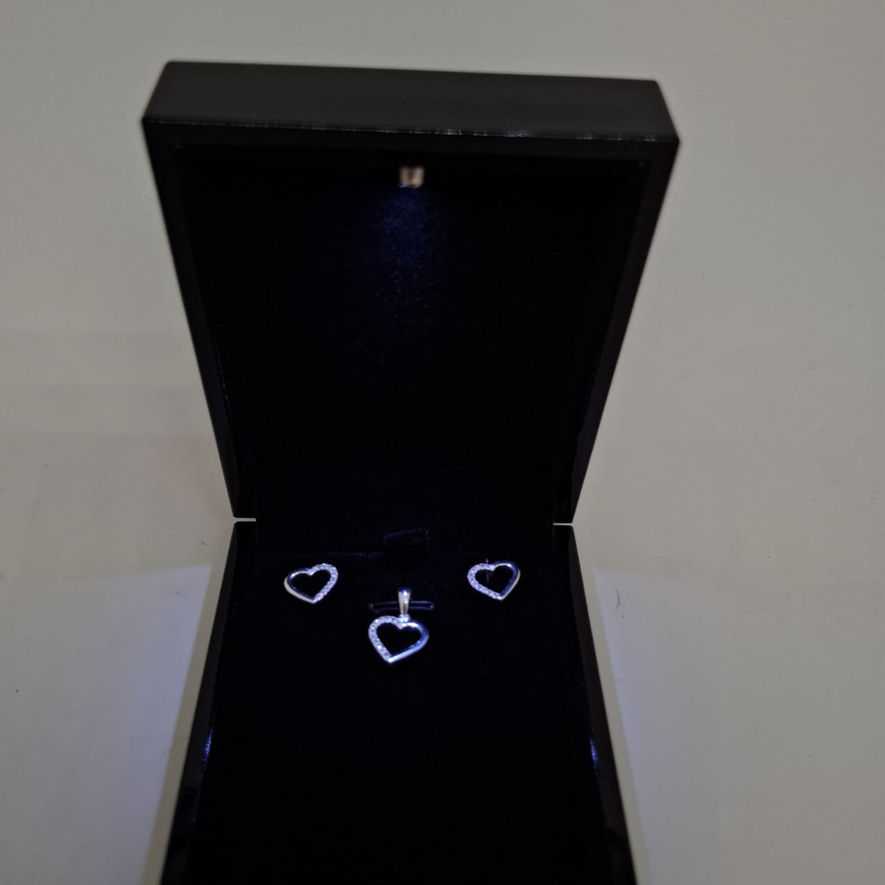 ESTUCHE JOYAS LUZ 7X9CM NEGRO