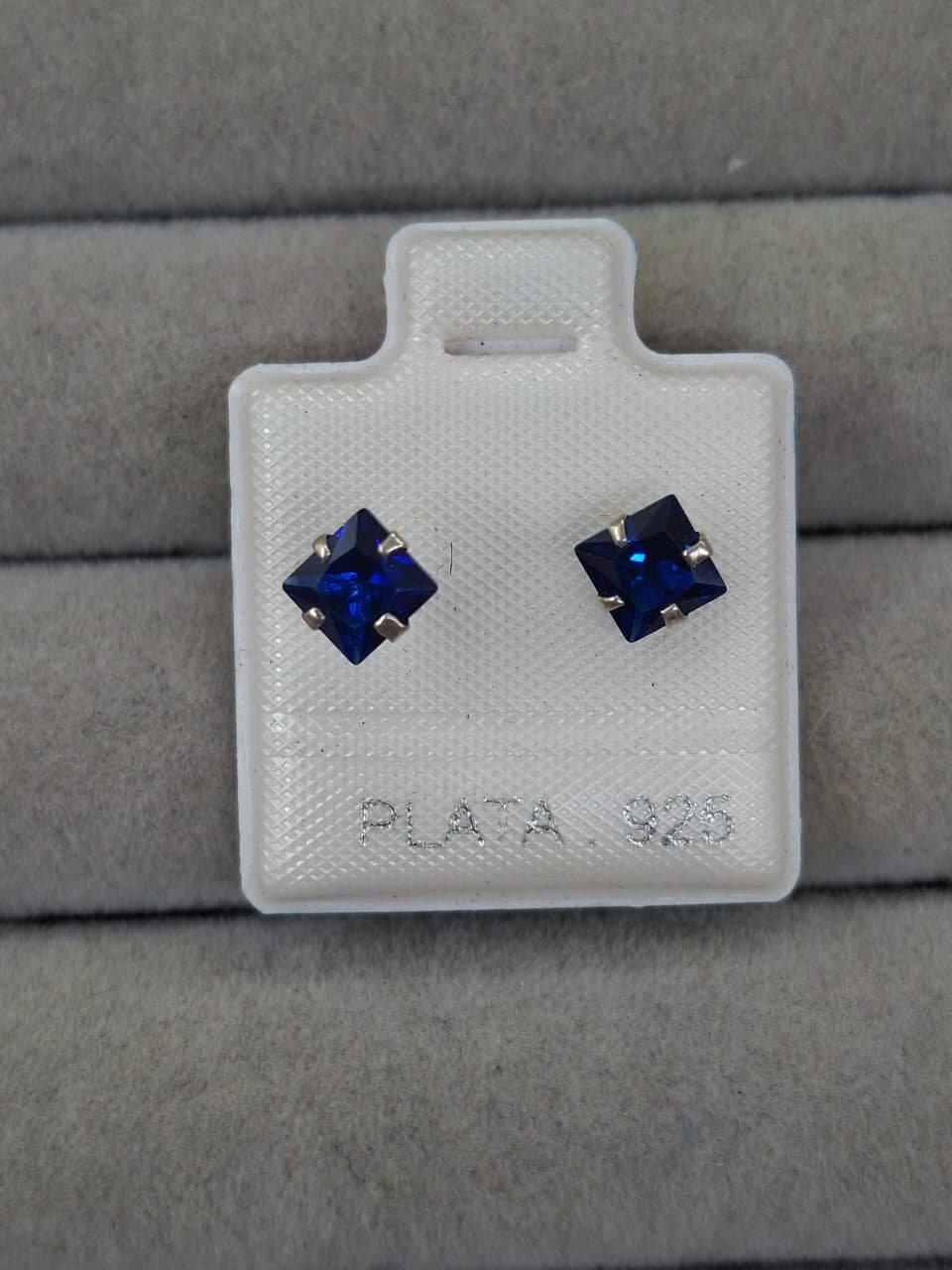 ARETE PEGADO 