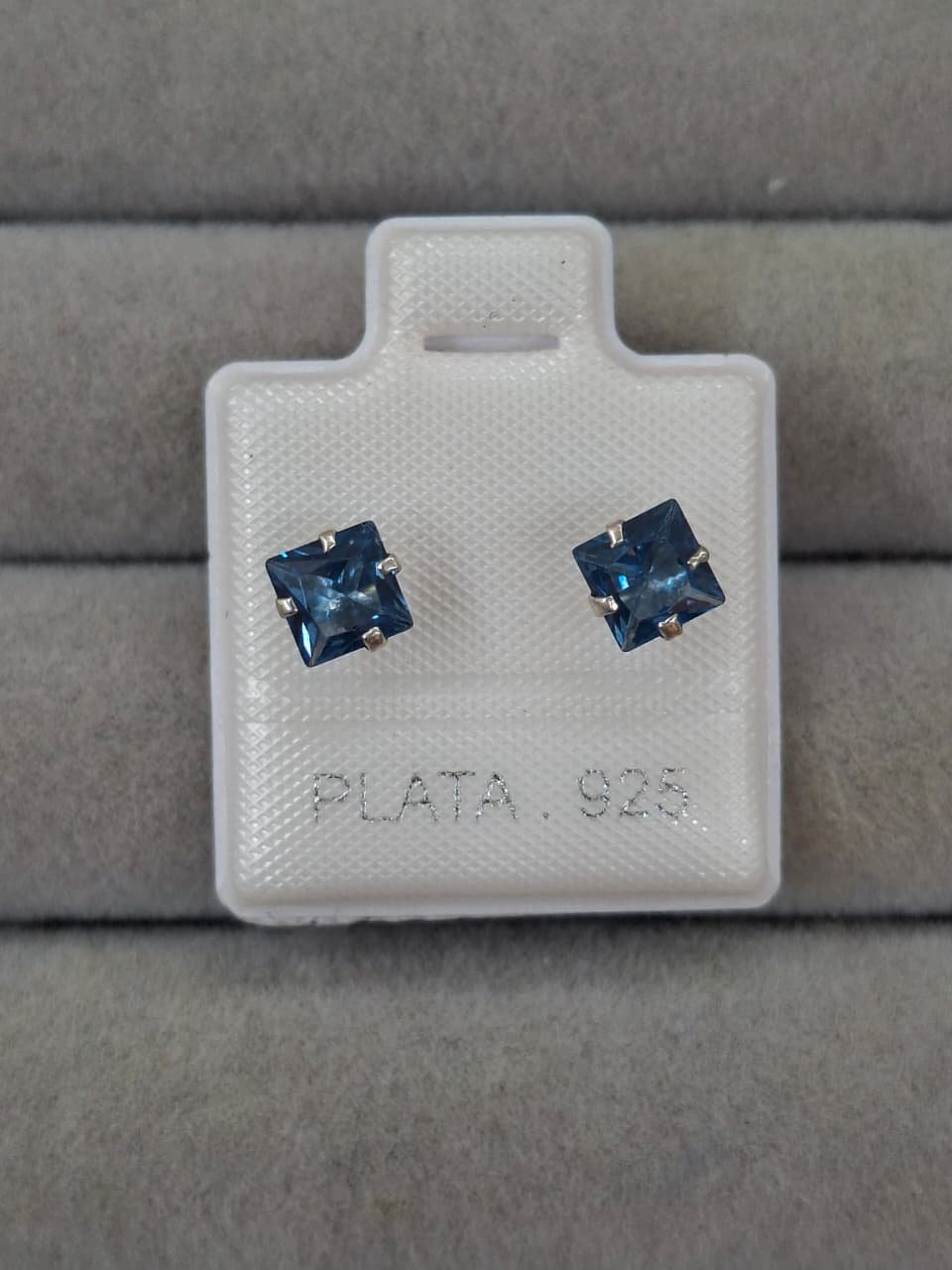ARETE PEGADO 