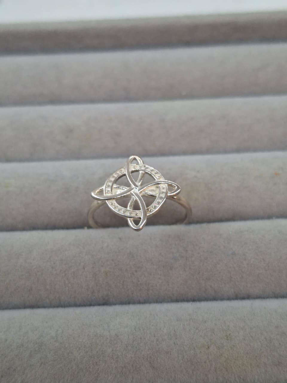 ANILLO NUDO DE BRUJA