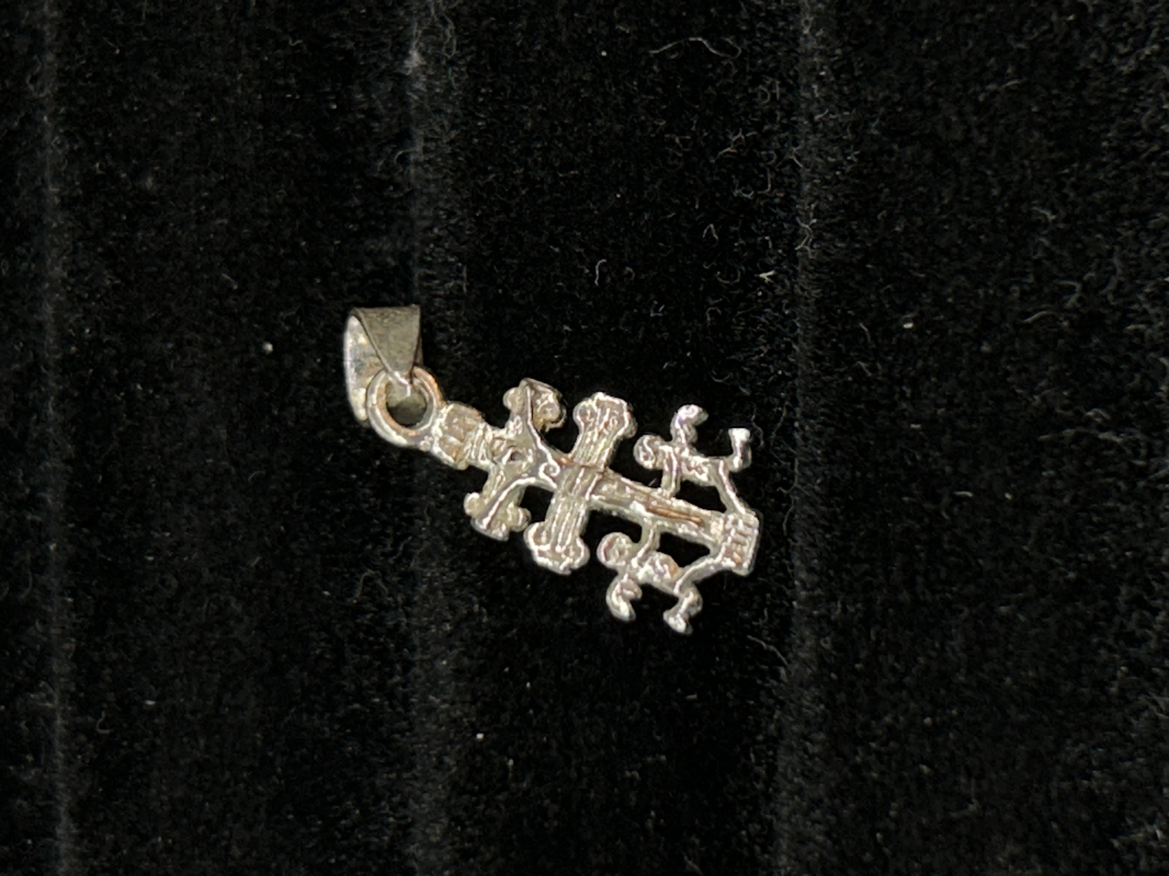 DIJE CRUZ CARAVACA (TAMAÑO PEQUEÑO)