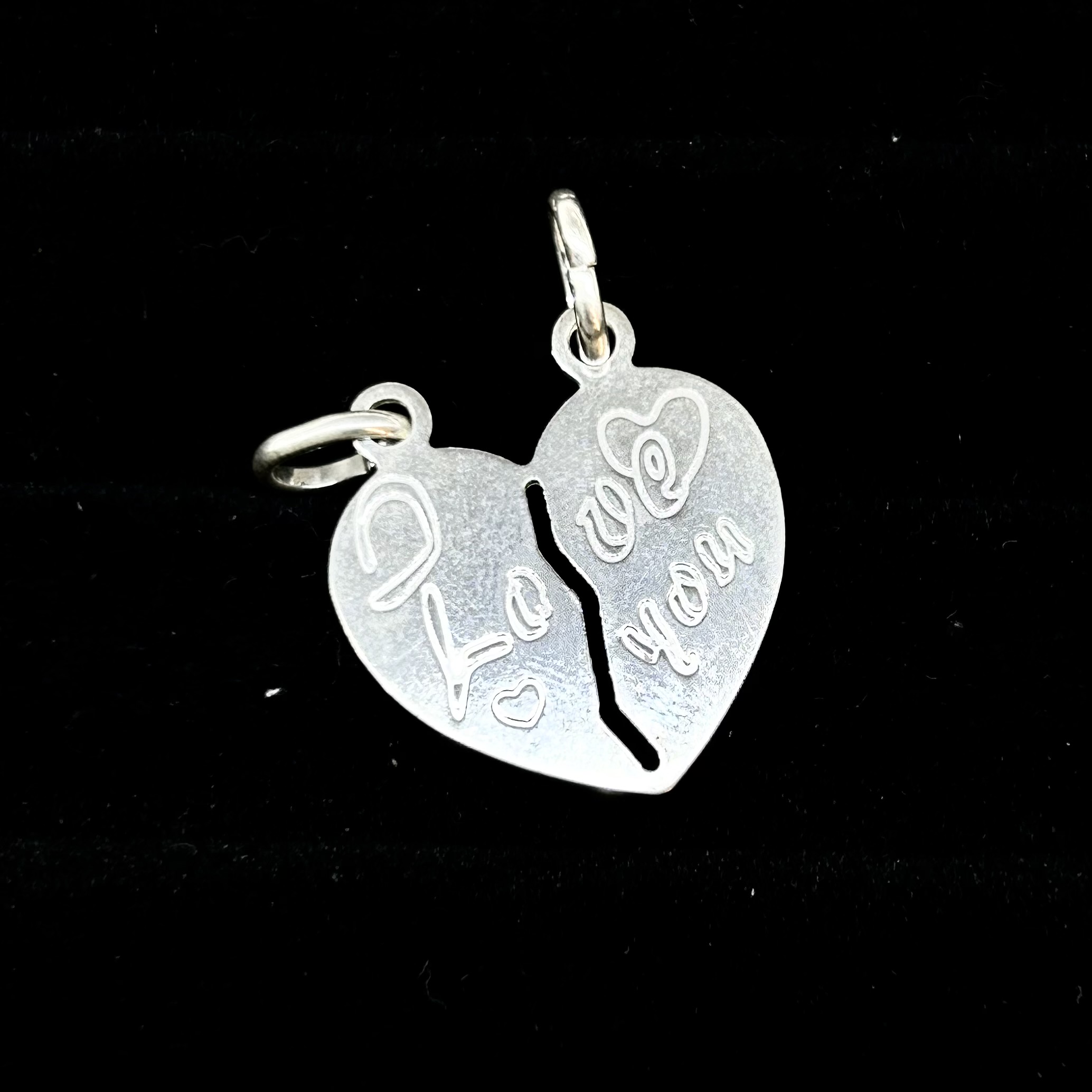 DIJE CORAZÓN PARTIBLE “TE AMO”