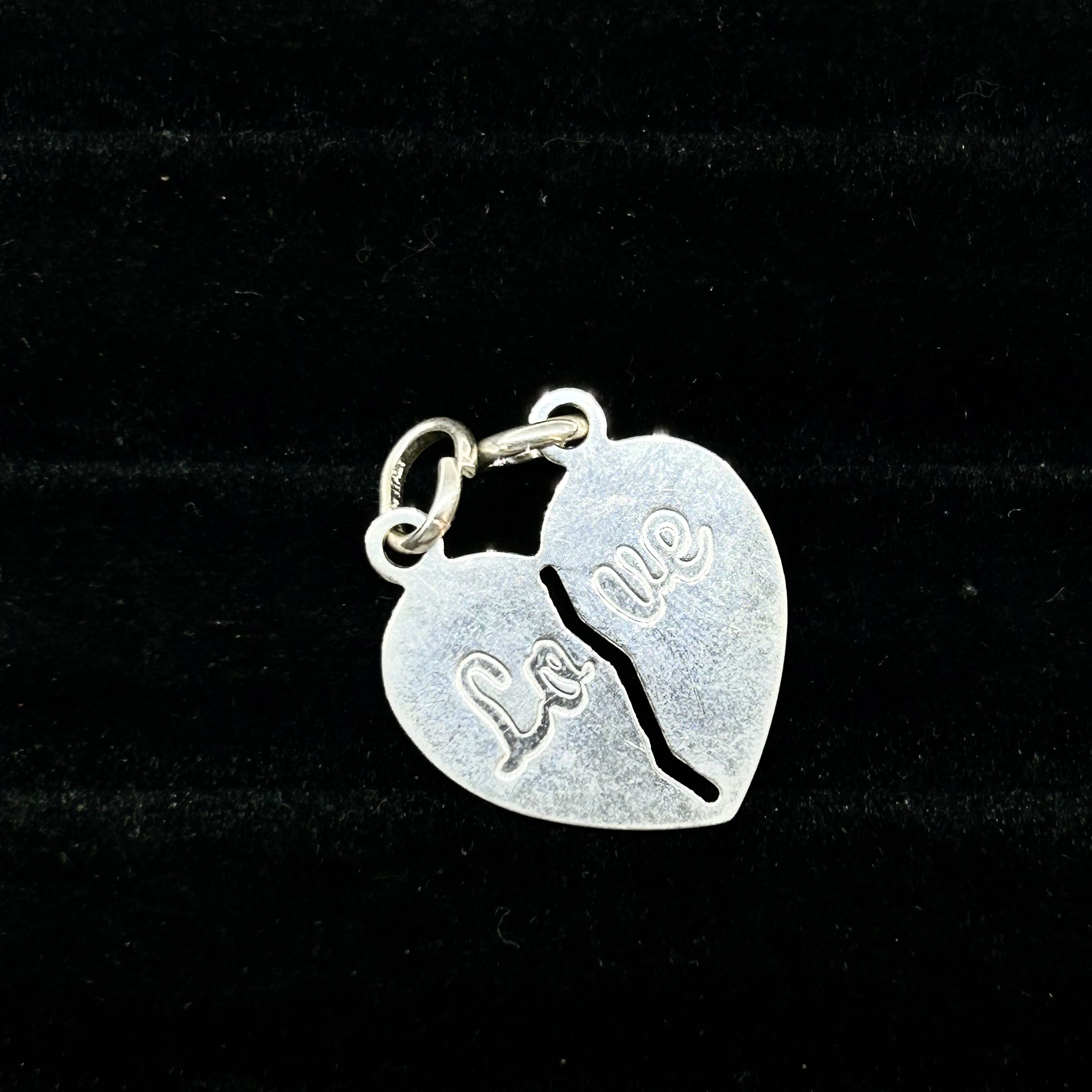 DIJE CORAZÓN PARTIBLE “LO AMO / LO AMO” 