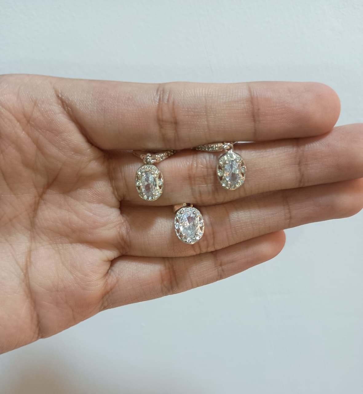 JUEGO ELEGANTE DE PERLA BLANCA